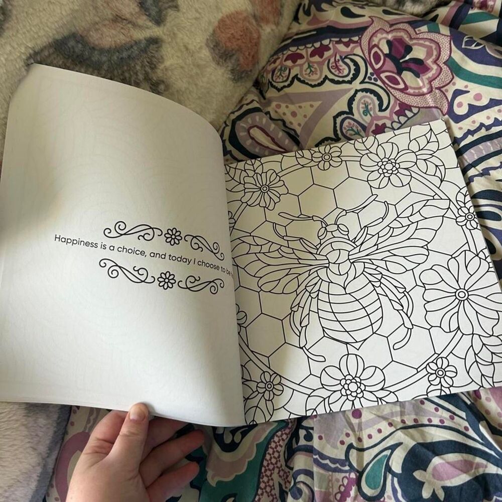 Stress Free Coloring (Each - Paperback, by New Seasons; Publications - Very Good - Picture 2 of 3